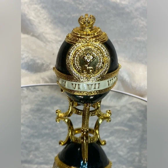 Vintage Joan Rivers Imperial Treasures The Time Piece Enamel Egg Built in Clock - Picture 4 of 8